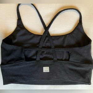 Vuori sports bra